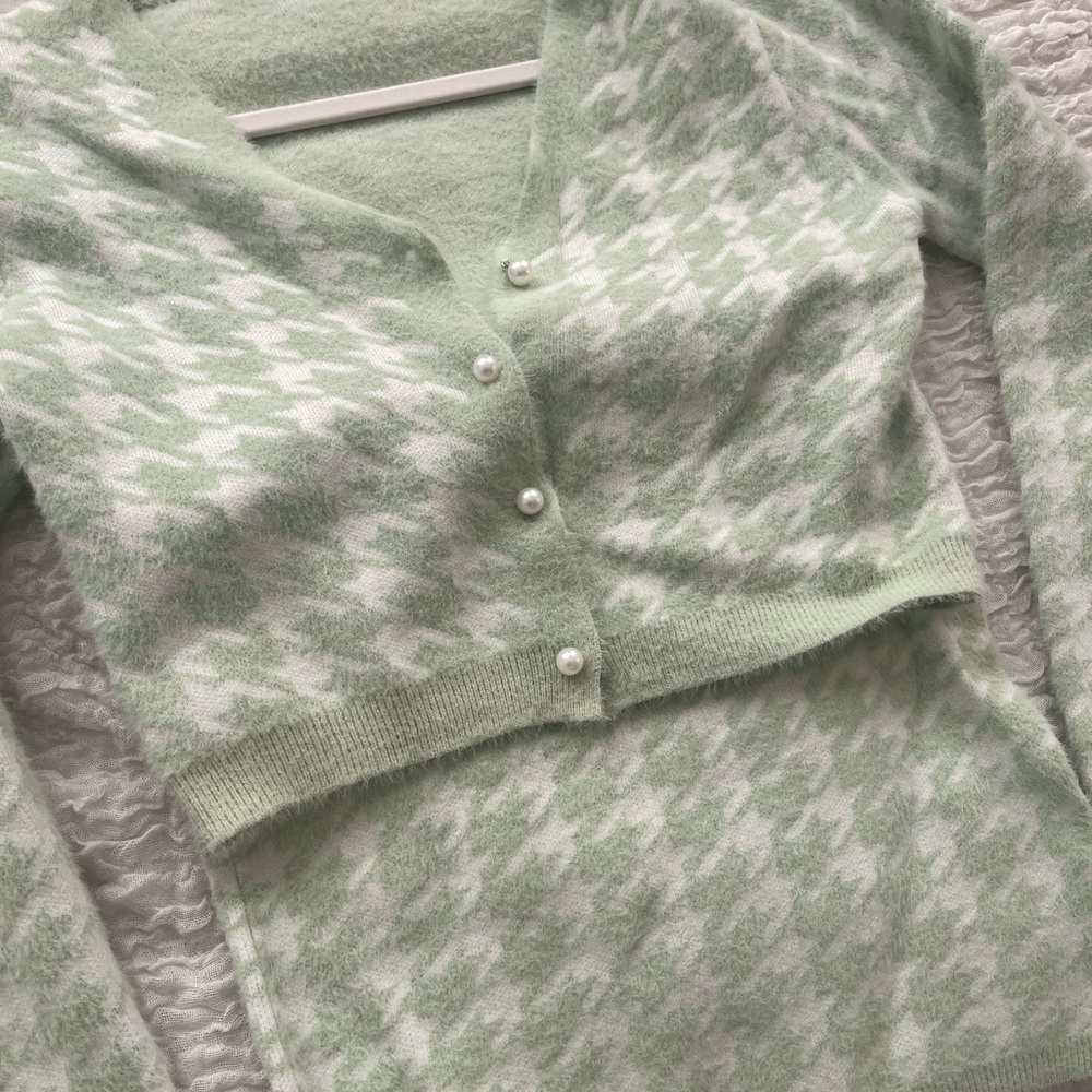 AKIRA Houndstooth Skirt + Sweater Set (NEVER WORN)